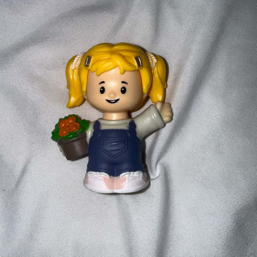 Fisher-Price Little People Replacement Blonde Ponytails Girl Figure with Flower